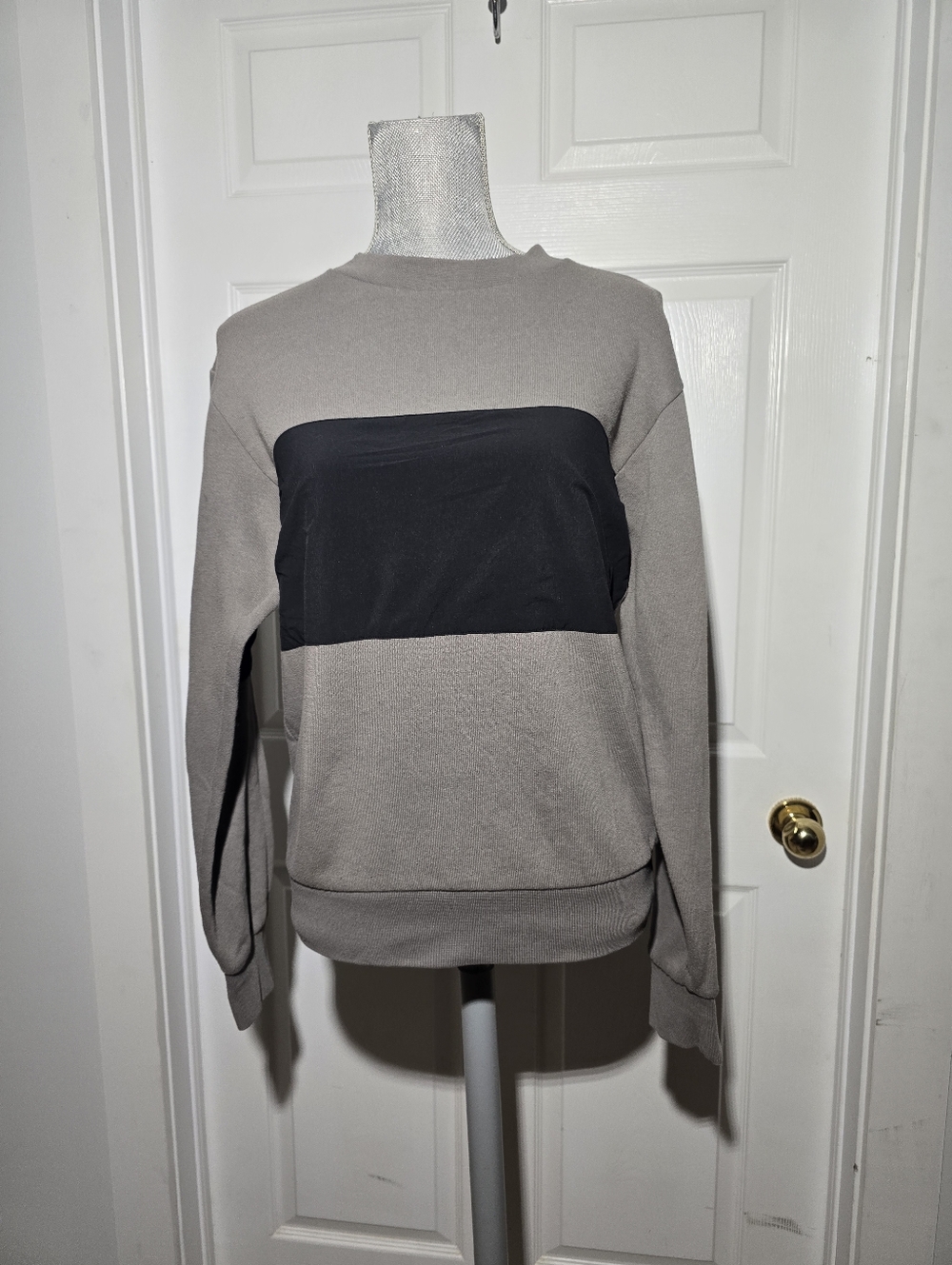 ALO sweatshirt
